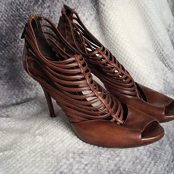 👉GUCCI Inga strappy brown leather peep toe booties - Picture 4 of 7